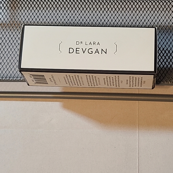 Dr. Lara Devgan Peptide Eye Creme NIB .53 Oz/15 G - Picture 4 of 8